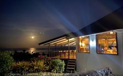 Seaview Moonrise Café & Resort