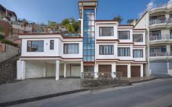 HOTEL CHARMING HILLS BY HIM HAULTS HOSPITALITY