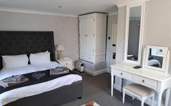 The Ilchester Arms Hotel