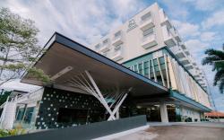 Roy's Hotel and Convention Center