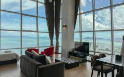 Sea View 180° from Highest Floor 【Ding Lou Wu Di Hai Jing】