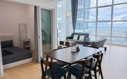 Seaside Escape: Modern Loft Maritime Suite【海景阁楼】