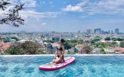 Sunflower Villa With Infinity Swimming Pool