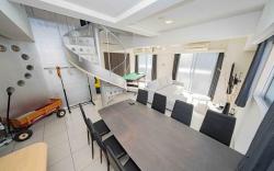 Top-floor room, 85㎡, 2mins to Honmachi Sta, 8 ppl