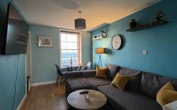 Fort Crescent Sea View Apartment