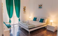 Laura Home