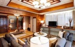 Close to Naha downtown&monorail sta. Free WiFi !