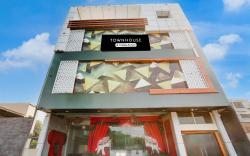 Super Townhouse Faridabad Railway Station Formerly Hotel Royals Paradaise