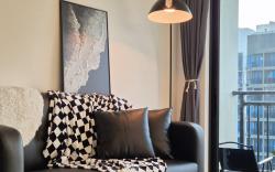 [2 Rooms unit w Balcony & Spectacular view] -4 pax