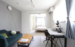 Cozy boutique room near the airport 