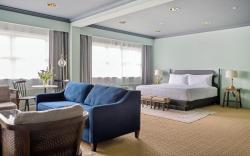 The Harbor Front Inn