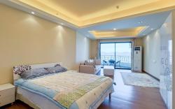 Beach-Front/Ocean-View Apartment in Huizhou 