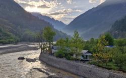 Hinwali Kanthi River Side Camp and Cottage