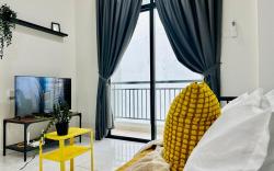 The SUN Elegant 3BRHomestay11pax@Qbay Mall165