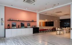 A Hotel Dickson