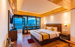 The Golden Retreat Hotel