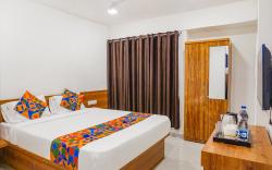 FabHotel Royal Palace Inn - Lal Mahal