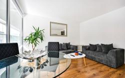 Stylish 2-Bed Apartment, sleeps 6 in Stratford E15