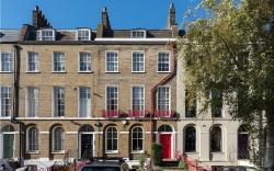 Entire Ground Floor Flat, Free Parking and Garden