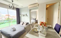Premium Suite corner Room  45 sqm @Blu x Bangsaen 