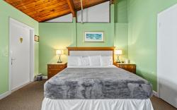 Oceanfront Inn II