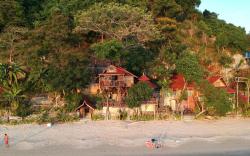 Sunset Beach Treehouse w/ AC and Tub