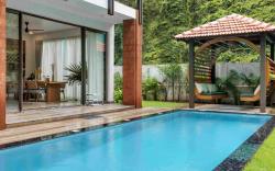 Casa Maxima - 4BR w Private Pool, 1km to the Beach