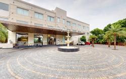 Sunday Resort & Spa by CheckIn Manesar Gurugram