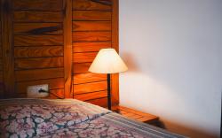 Lake Vista 2bhk close to Mall Road by Roamhome
