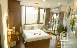 T98 Lakeview Apartment with Balcony