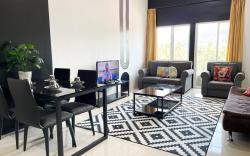 Hillview Cube w/Rooftop Pool Gym