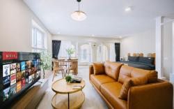 VietHOME - 502 Spacious Apartment - 4 pax