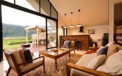 Villa Gatsby on Buyan - Beautiful Villa in Bedugul