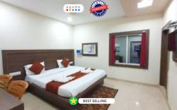 Sea Beach Side Hotel Goroomgo Sea Queen Puri with Premium Room