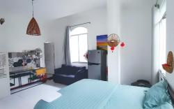 ROOM 206, 2 beds, pool, kitchen
