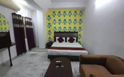 HOTEL  MANDAKINI PALACE