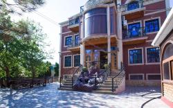 Umid Palace