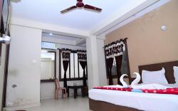 Hotel UK Palace Near Puri  Sea Beach By Morservices
