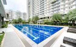 Verdon Parc 2BR  Unit with balcony and Ocean View