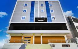 Super Townhouse LB Nagar Metro Station