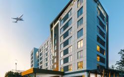 Hyatt Place Montreal Airport