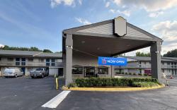 Motel 6 Charlotte, NC-Northlake