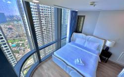 Down 20% Spacious 2BR Landmark81 ~Free Gym & Pool