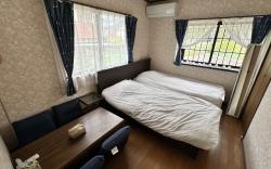 Heal Cafe Hiroshima 忘憂咖啡館民宿 ( Western style room)