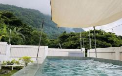Puting Bakod- Mountain and Lake View