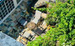 Santorini - Crystal Hillside Homestay