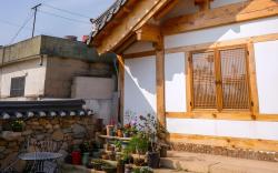 Gyeongju Woljeongheon Hanok Pension