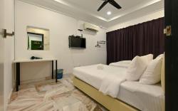 Warm House Alor Akar Linked House 6BR 15pax