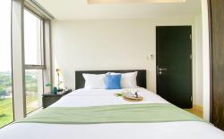 Homey and Cozy Stay 1BR Branz BSD City By Travelio