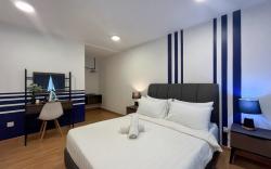 EkoCheras Grand Suite: Elegant Interiors by Moka